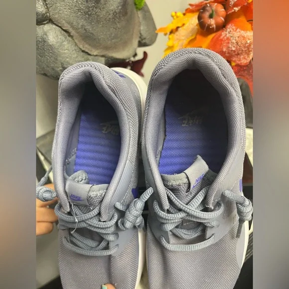 Nike Women's Athletic Shoes in Gray with Blue Accents - Picture 6 of 8